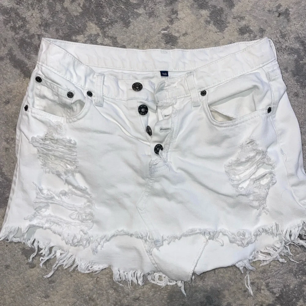 CARMAR White Skirt Size 26